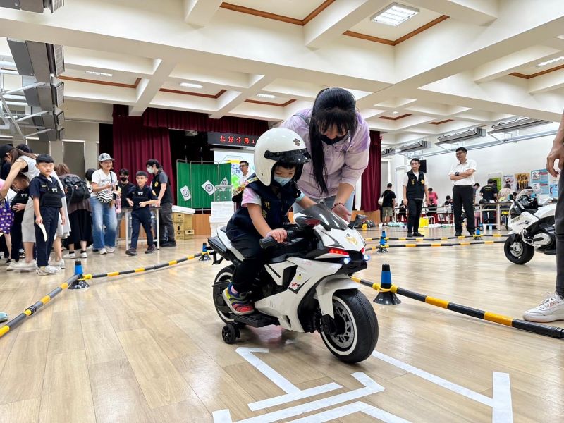 萌娃小小警察營體驗 化身名偵探柯南