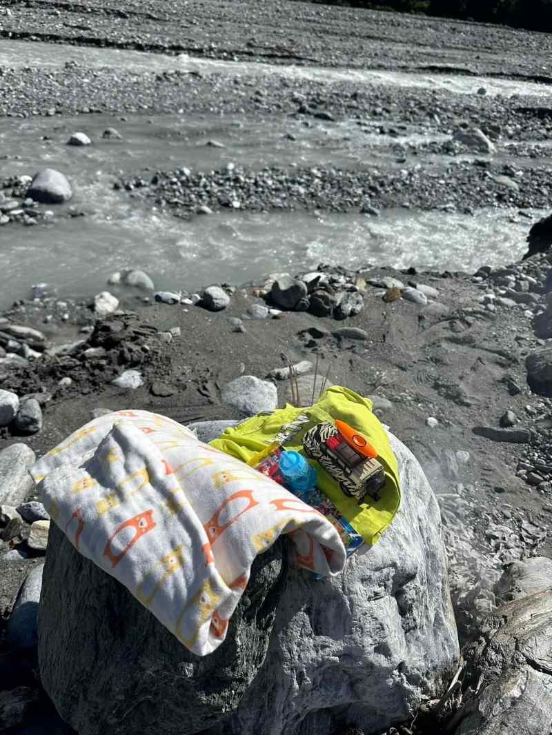 花蓮吉普車渡溪遭沖走 上午10點半尋獲2歲童遺體