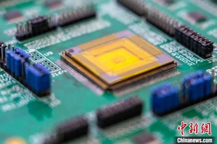 美國對中國實施的晶片出口管制令，主要聚焦先進製程晶片。圖/翻攝中新網