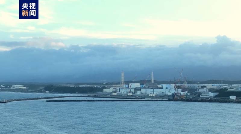 大陸《央視》航拍24日中午時分，福島第一核電站排口附近畫面。圖／取材央視