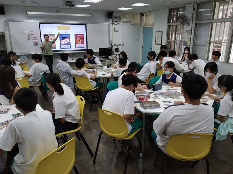 學生進行《工作HOW薪情》勞動桌遊活動體驗；活動後，將進行回饋及勞動議題反思。