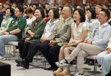 總統出席「余登發、余陳月瑛紀念音樂會」。圖／總統府官網