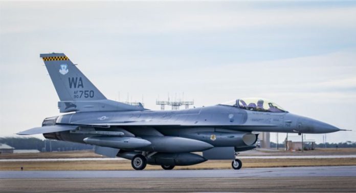 美國空軍部長肯達爾成功試飛一架由AI控制的F-16戰機，這對台海安全甚至全球的重要性都非比尋常，「戴維森窗口」（Davidson Window）是關鍵詞。