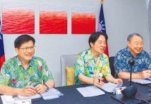 賴清德總統出訪南太平洋友邦過境關島，分別與美國國會兩黨議員通話或視訊。返台後，又高調炒作解放軍大規模軍演等。