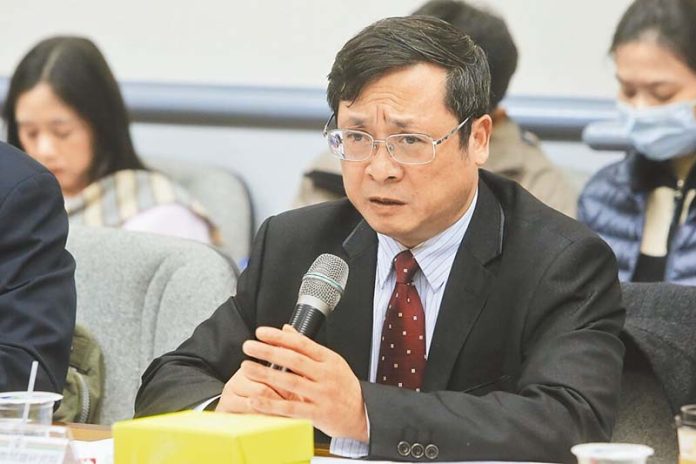 兩位知名的上海涉台學者盛九元與嚴安林一月初低調來台參訪，原本是一次試水溫的動作，卻遭到台灣媒體全程曝光，讓一次可能重啟二軌協商的機會破功。圖為上海國際問題研究院學術委員會主任嚴安林。