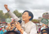 民進黨立委林岱樺12日下午在高雄鳳山五甲龍成宮辦政策宣講，這也是她深陷涉貪風波後首度自行舉辦大型活動，近2000人到場參與。